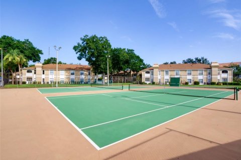 Condo in Orlando, Florida, 2 bedrooms  № 2196943 - photo 27