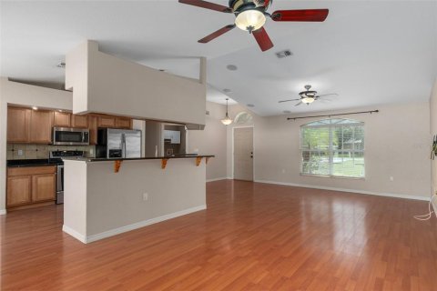 House in Spring Hill, Florida 3 bedrooms, 143.44 sq.m. № 1840505 - photo 13