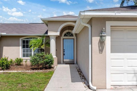 House in Spring Hill, Florida 3 bedrooms, 143.44 sq.m. № 1840505 - photo 5