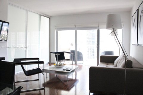 Condo in Hallandale Beach, Florida, 2 bedrooms  № 2053005 - photo 19