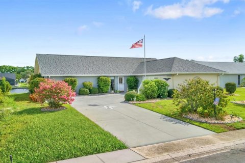 House in Sun City Center, Florida 3 bedrooms, 194.26 sq.m. № 2207230 - photo 4