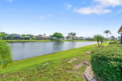 House in Sun City Center, Florida 3 bedrooms, 194.26 sq.m. № 2207230 - photo 16