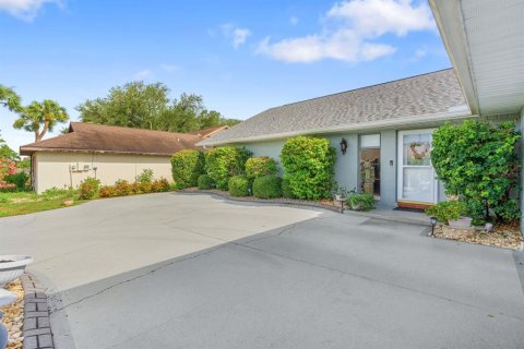House in Sun City Center, Florida 3 bedrooms, 194.26 sq.m. № 2207230 - photo 8