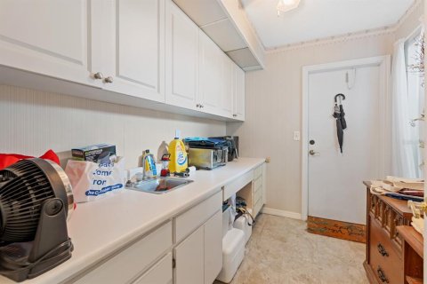 House in Sun City Center, Florida 3 bedrooms, 194.26 sq.m. № 2207230 - photo 26
