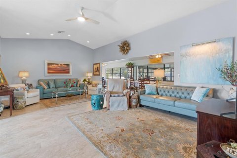 House in Sun City Center, Florida 3 bedrooms, 194.26 sq.m. № 2207230 - photo 20