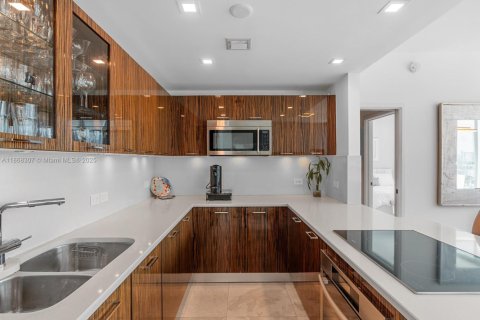 Condominio en venta en Miami Beach, Florida, 2 dormitorios, 118.91 m2 № 1979330 - foto 9