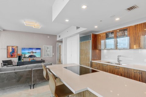 Condominio en venta en Miami Beach, Florida, 2 dormitorios, 118.91 m2 № 1979330 - foto 8