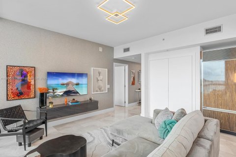 Condominio en venta en Miami Beach, Florida, 2 dormitorios, 118.91 m2 № 1979330 - foto 5