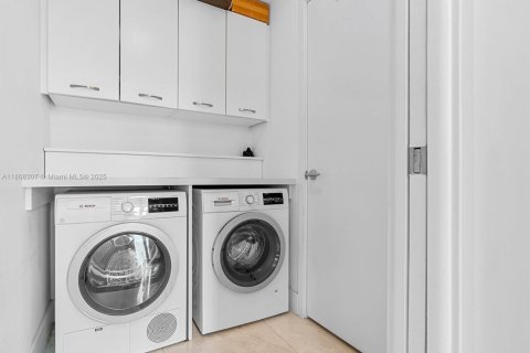 Condominio en venta en Miami Beach, Florida, 2 dormitorios, 118.91 m2 № 1979330 - foto 23