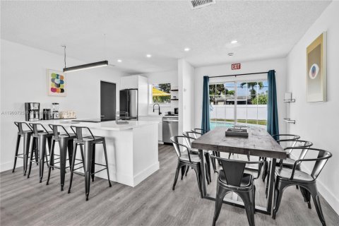 Casa en alquiler en Hollywood, Florida, 3 dormitorios, 112.88 m2 № 1951991 - foto 5
