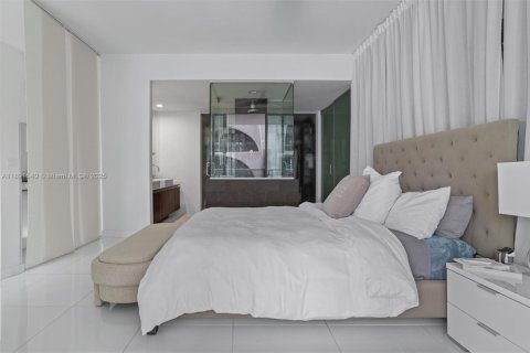 Condo in Miami, Florida, 1 bedroom  № 1944754 - photo 30