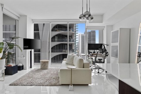 Condo in Miami, Florida, 1 bedroom  № 1944754 - photo 25