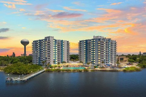 Copropriété à vendre à Daytona Beach, Floride: 1 chambre, 76.37 m2 № 1912189 - photo 1