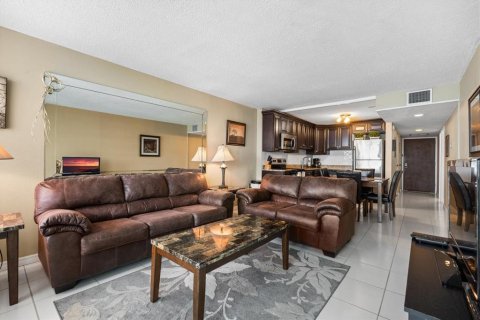 Copropriété à vendre à Daytona Beach, Floride: 1 chambre, 76.37 m2 № 1912189 - photo 8