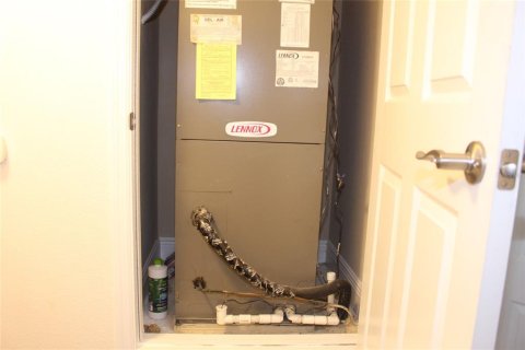 Adosado en venta en Orlando, Florida, 3 dormitorios, 177.44 m2 № 1580348 - foto 16