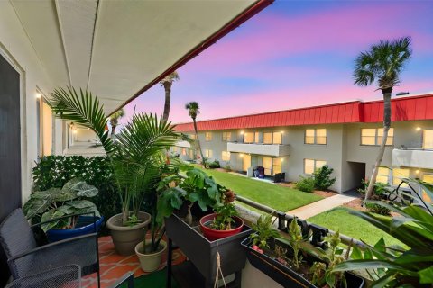 Copropriété à vendre à Daytona Beach, Floride: 2 chambres, 89.65 m2 № 1901544 - photo 1
