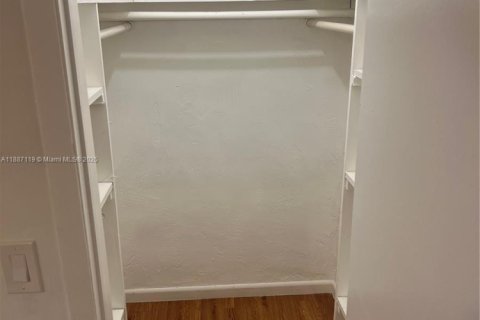 Condominio en alquiler en Miami, Florida, 1 dormitorio, 57.88 m2 № 1941663 - foto 5