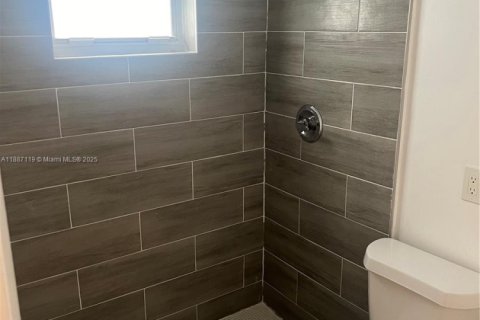 Condominio en alquiler en Miami, Florida, 1 dormitorio, 57.88 m2 № 1941663 - foto 7