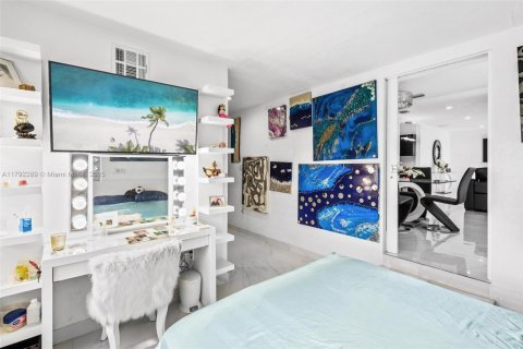 Casa en venta en Miami, Florida, 3 dormitorios, 205.69 m2 № 1707759 - foto 16