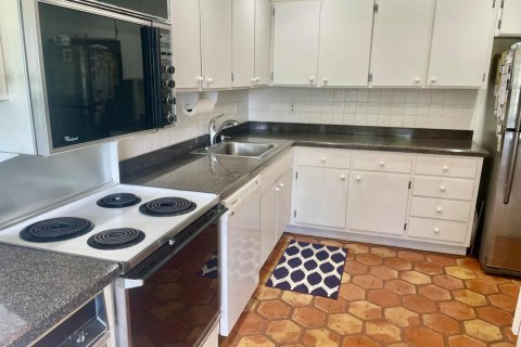 Condo in Boynton Beach, Florida, 2 bedrooms № 2189886 - photo 3