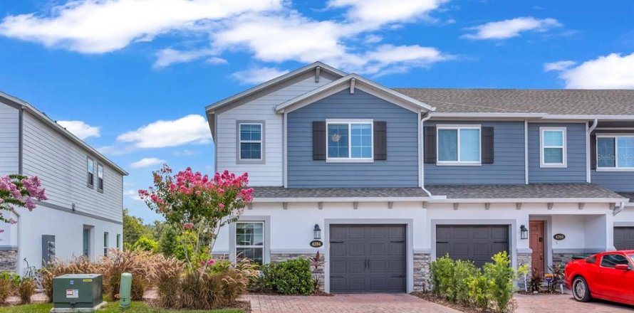 Townhouse in Orlando, Florida 4 bedrooms, 169.36 sq.m. № 2138132