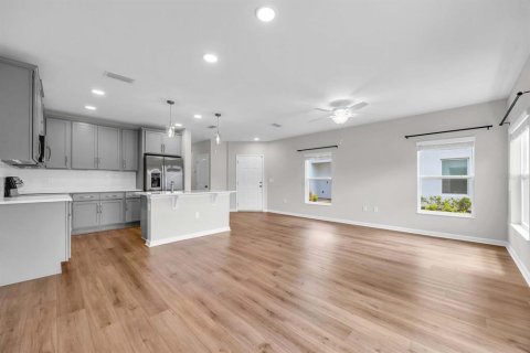 Townhouse in Orlando, Florida 4 bedrooms, 169.36 sq.m. № 2138132 - photo 10