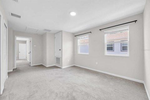 Townhouse in Orlando, Florida 4 bedrooms, 169.36 sq.m. № 2138132 - photo 18