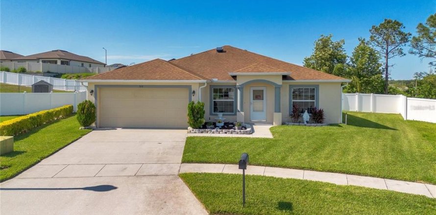House in Davenport, Florida 3 bedrooms, 164.53 sq.m. № 1907234