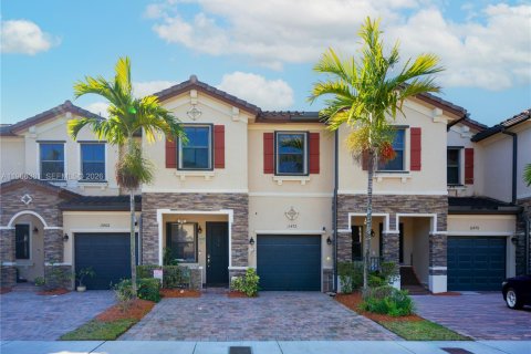 Adosado en Homestead, Florida 3 dormitorios, 173.73 m2 № 2027919