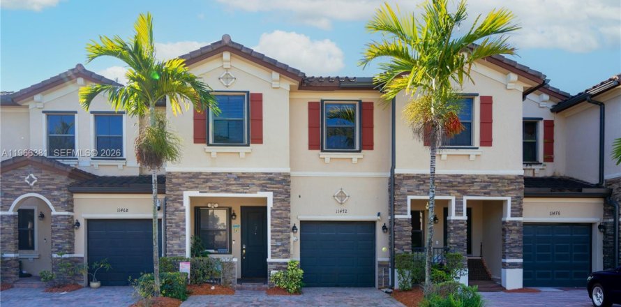 Adosado en Homestead, Florida 3 dormitorios, 173.73 m2 № 2027919