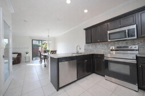 Adosado en venta en Homestead, Florida, 3 dormitorios, 173.73 m2 № 2027919 - foto 2