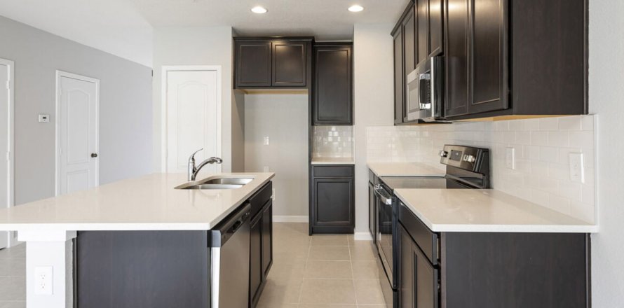 Townhouse in TOWNS AT LAKE MONROE COMMONS in Sanford, Florida 3 bedrooms, 128 sq.m. № 103116