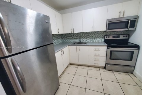 Condominio en venta en North Miami Beach, Florida, 1 dormitorio, 67.63 m2 № 2056380 - foto 4