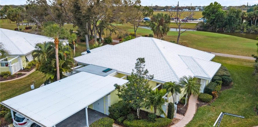 House in Venice, Florida 2 bedrooms, 109.16 sq.m. № 1509285