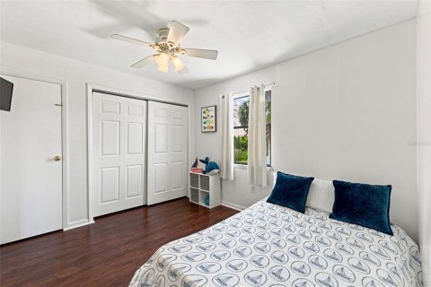 House in Hernando Beach, Florida 3 bedrooms, 144.93 sq.m. № 2198170 - photo 27