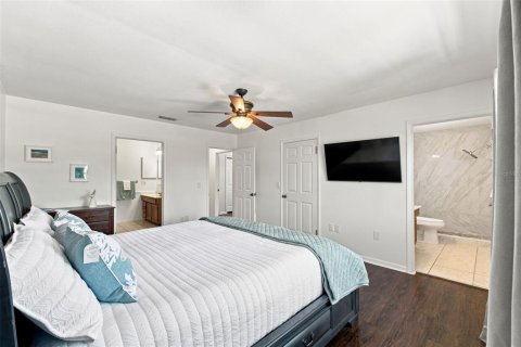 House in Hernando Beach, Florida 3 bedrooms, 144.93 sq.m. № 2198170 - photo 21