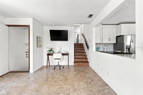 House in Hernando Beach, Florida 3 bedrooms, 144.93 sq.m. № 2198170 - photo 17
