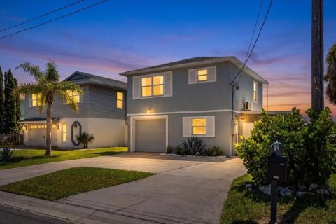 Villa ou maison à Hernando Beach, Floride 3 chambres, 144.93 m2 № 2198170