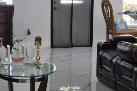 Villa ou maison à vendre à Saint Lucie, Floride: 4 chambres, 197.97 m2 № 2395674 - photo 10