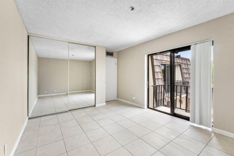 Купить таунхаус в Уэст-Палм-Бич, Флорида 3 комнаты, 114.83м2, № 2168476 - фото 19