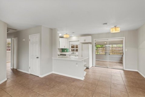 Villa ou maison à vendre à North Port, Floride: 3 chambres, 107.86 m2 № 2147905 - photo 12