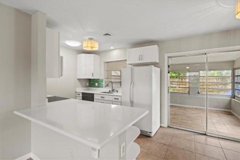 Villa ou maison à vendre à North Port, Floride: 3 chambres, 107.86 m2 № 2147905 - photo 14