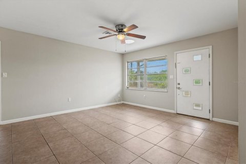 Villa ou maison à vendre à North Port, Floride: 3 chambres, 107.86 m2 № 2147905 - photo 9