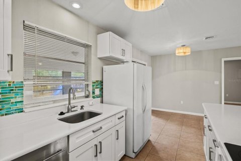 Villa ou maison à vendre à North Port, Floride: 3 chambres, 107.86 m2 № 2147905 - photo 18