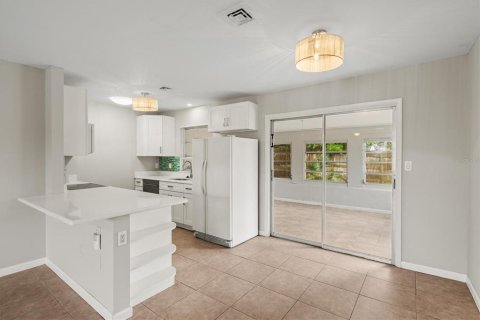 Villa ou maison à vendre à North Port, Floride: 3 chambres, 107.86 m2 № 2147905 - photo 13