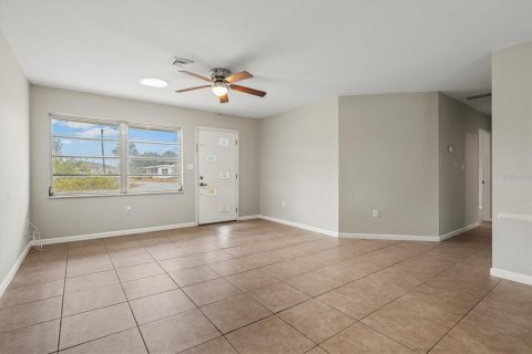 Villa ou maison à vendre à North Port, Floride: 3 chambres, 107.86 m2 № 2147905 - photo 8