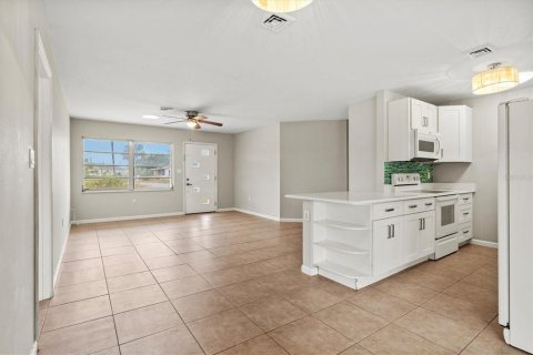 Villa ou maison à vendre à North Port, Floride: 3 chambres, 107.86 m2 № 2147905 - photo 20