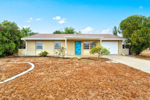 Villa ou maison à North Port, Floride 3 chambres, 107.86 m2 № 2147905
