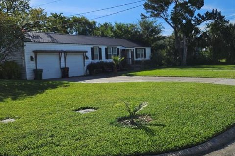 House in Saint Augustine, Florida 4 bedrooms, 153.75 sq.m. № 1918582 - photo 1
