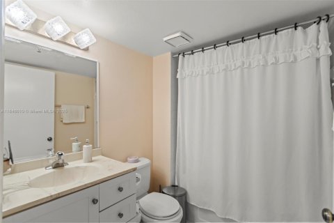 Condominio en venta en Deerfield Beach, Florida, 2 dormitorios, 99.41 m2 № 1845965 - foto 18
